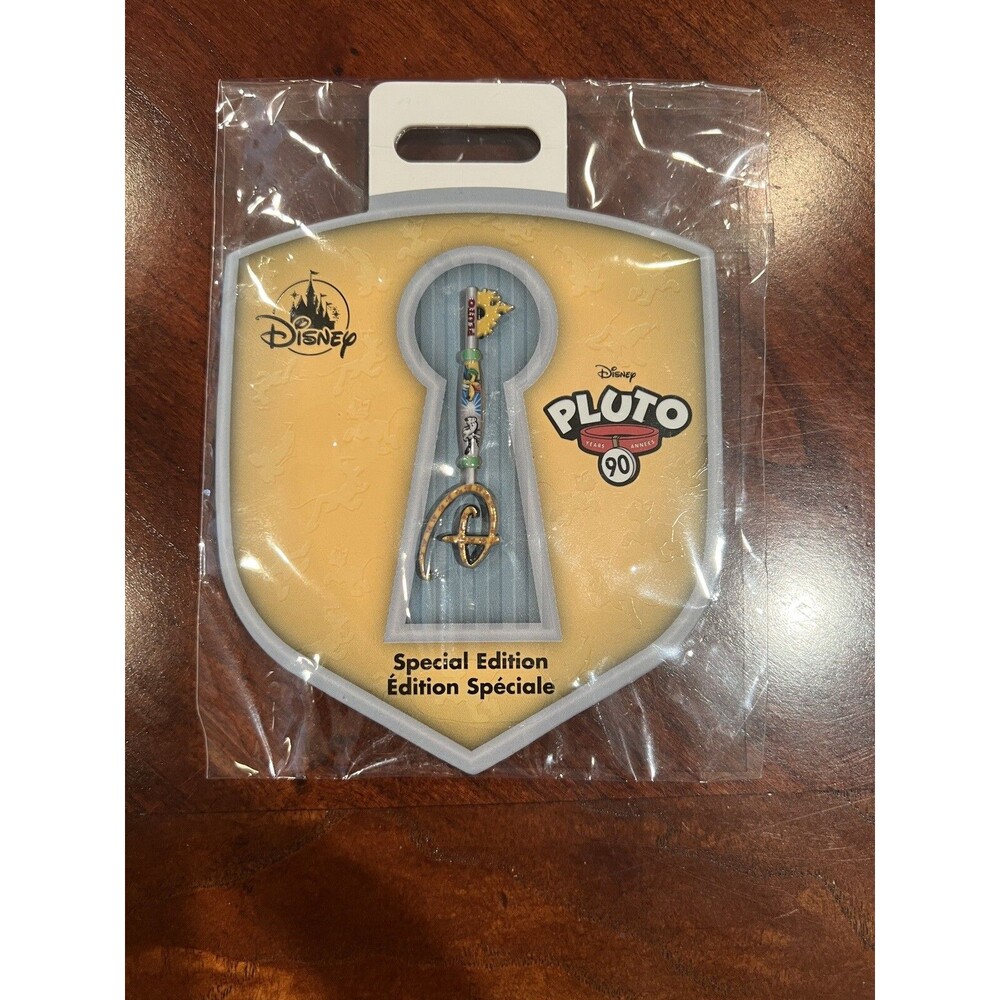 Disney Pluto 90th Anniversary Special Edition Mini Key Collectible Pin New